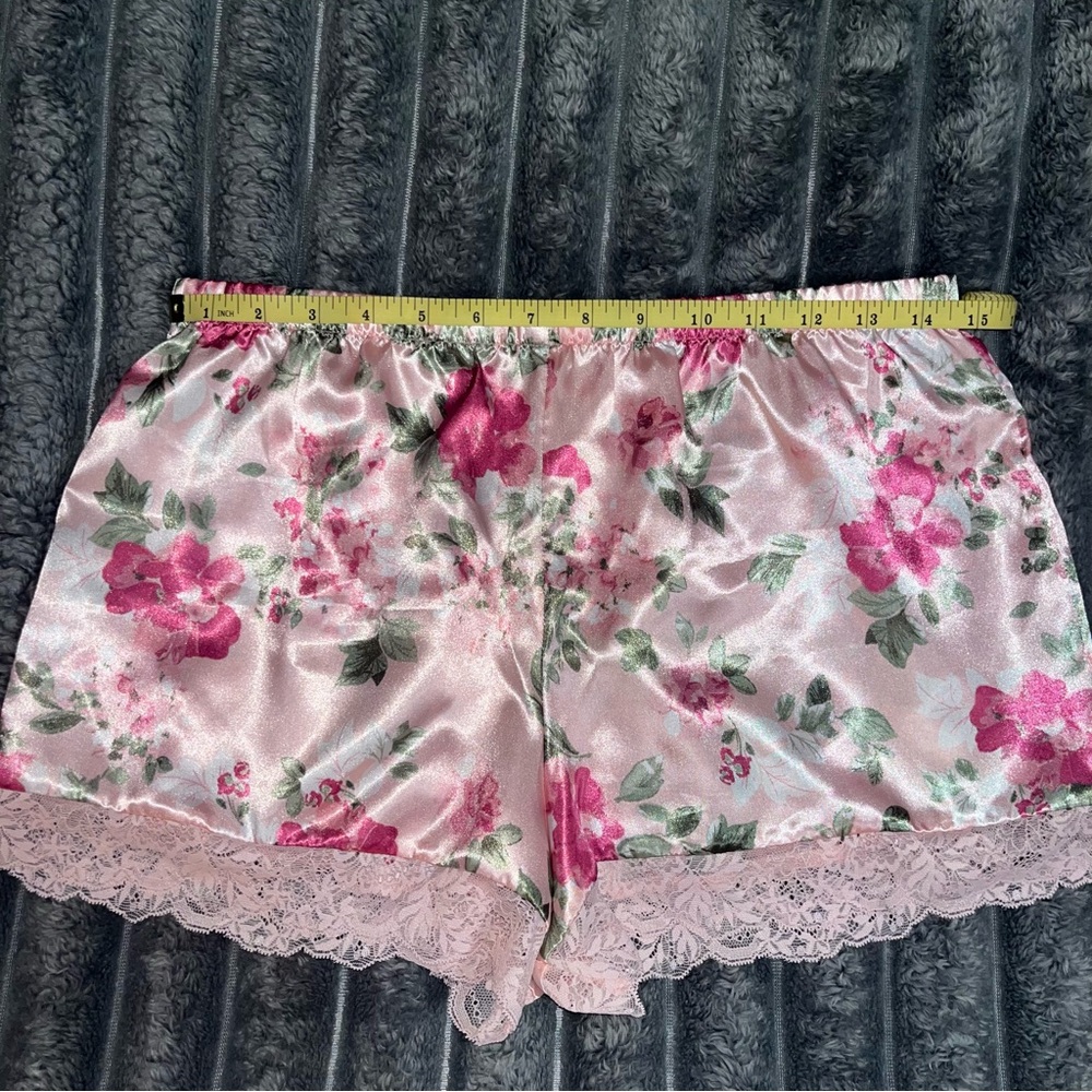 🔵(4 for $25)🔵 satin sleep shorts - Picture 6 of 8